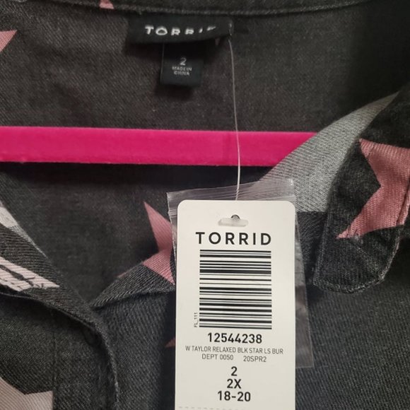 Torrid Button up shirt with stars - Picture 4 of 4